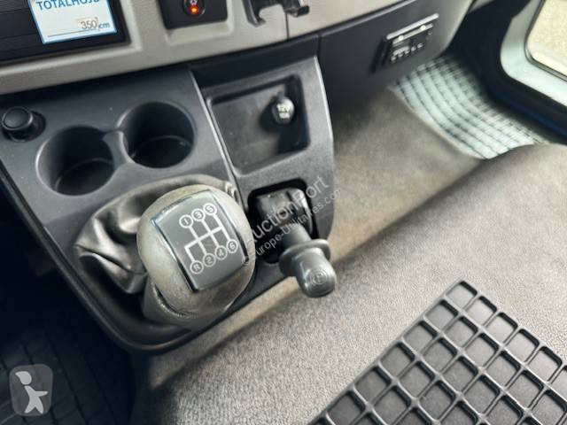 Véhicule utilitaire Volvo 280