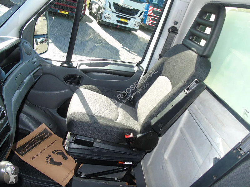 Véhicule utilitaire Iveco 35S15 + amcoveba 602...