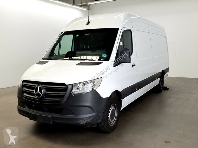Véhicule utilitaire Mercedes 317...