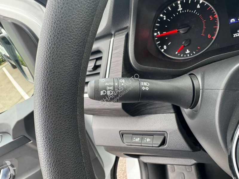 عربة نفعية Renault 2.0 BLUE DCI 150 EDC