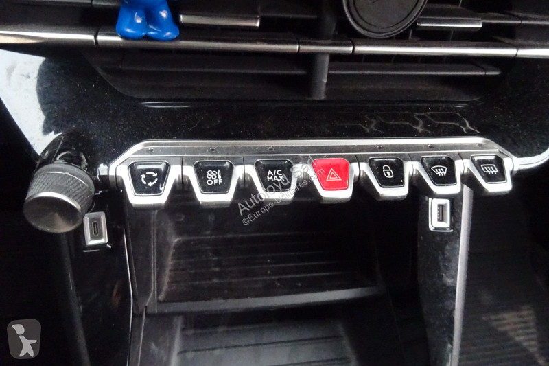 عربة نفعية Peugeot 1,2 PURETECH 100