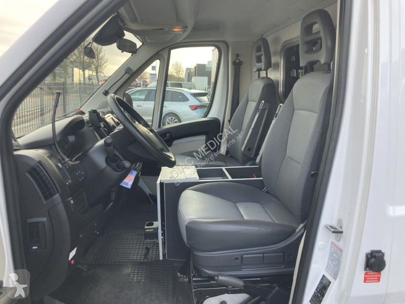 عربة نفعية Fiat Maxi Container Ambulance