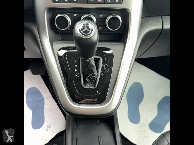 عربة نفعية Mercedes EQT 200