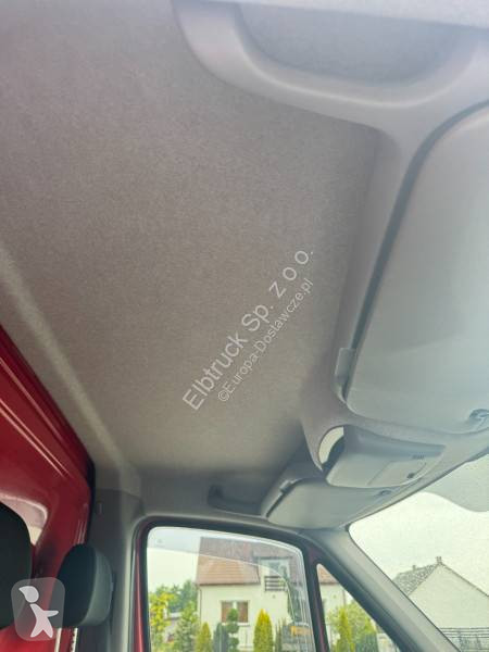 Samochód dostawczy Mercedes
