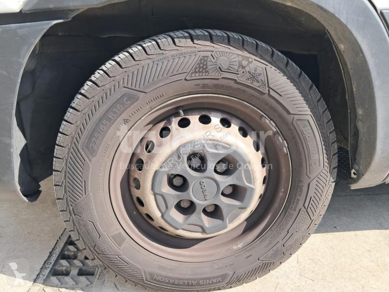 عربة نفعية Iveco  DAILY 35S16 12M3