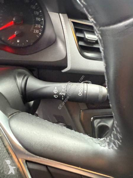Véhicule utilitaire Nissan