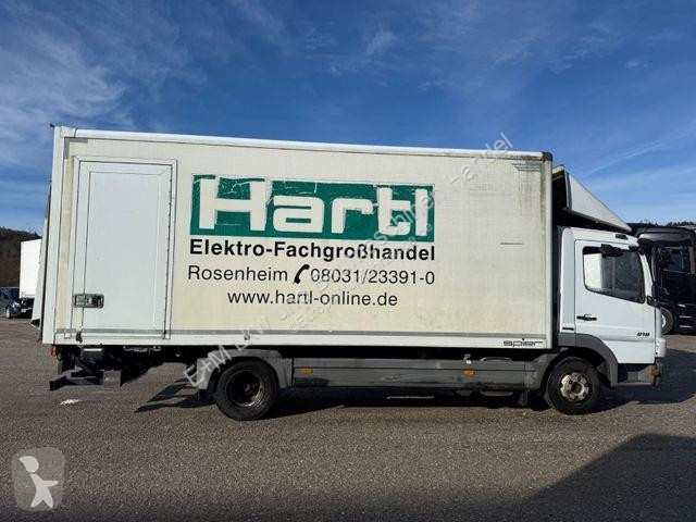 Furgoneta Mercedes 818D KOFFER