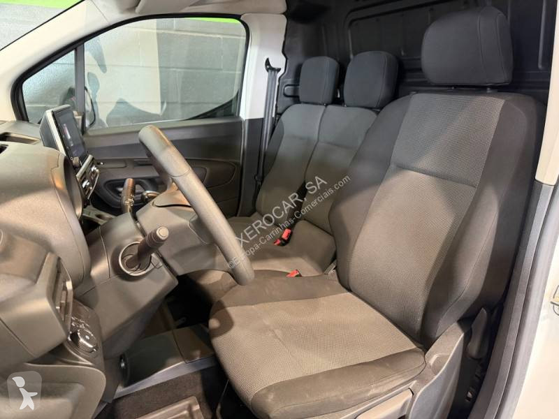 عربة نفعية Opel 1.5 CDTi 100HP 3L