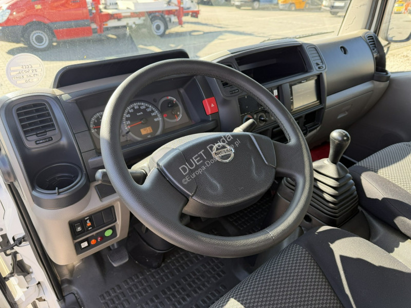 Nissan  Transporter