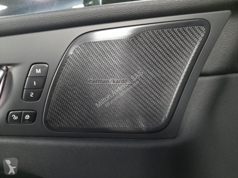 Samochód dostawczy Volvo XC60 B4 Micro-Hybride...