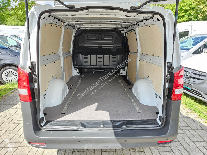 عربة نفعية Mercedes Vito...