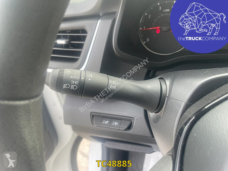 عربة نفعية Renault 3 150.30 EDC6 L1H1
