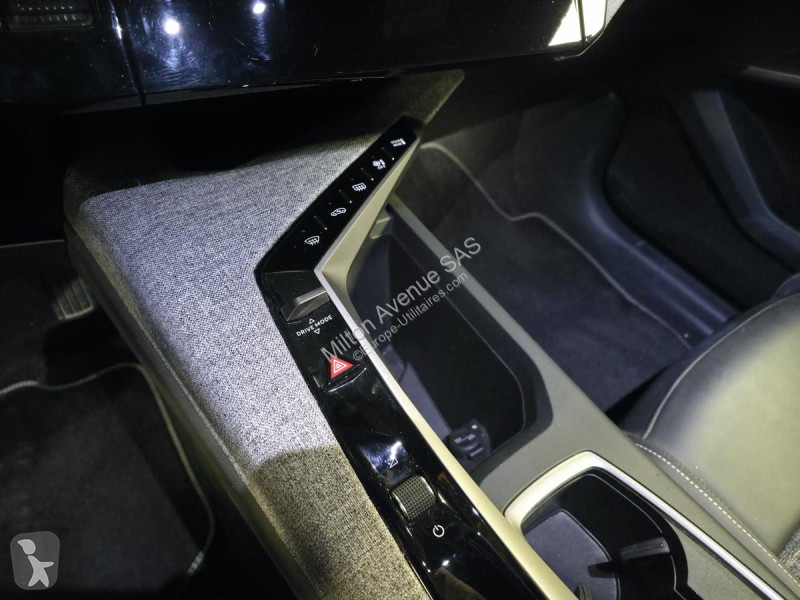 عربة نفعية Peugeot 5008 1.2i Hybrid -136 - BV...