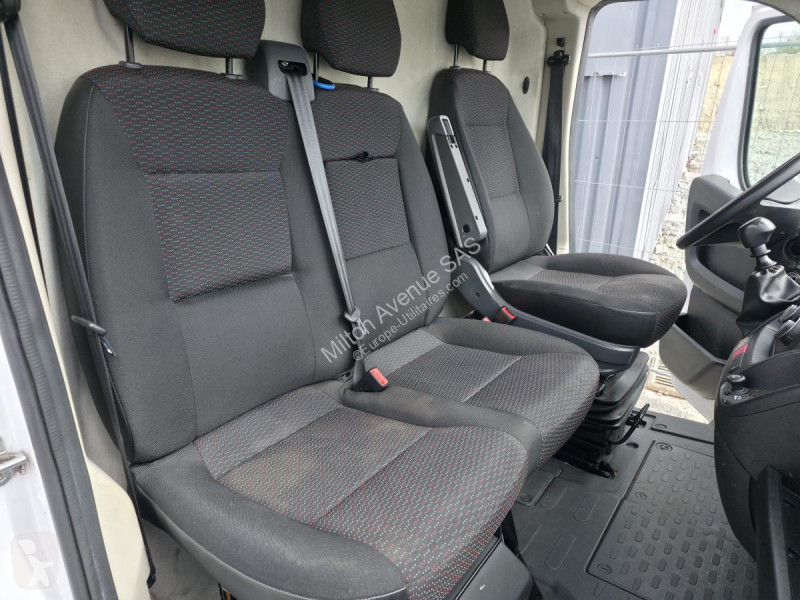 Peugeot BOXER Asphalt 335 L2H2 2.2 BlueHDi 140...