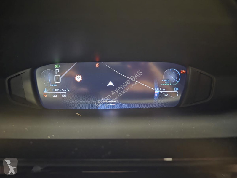 Véhicule utilitaire Peugeot 408 1.2i Hybrid...