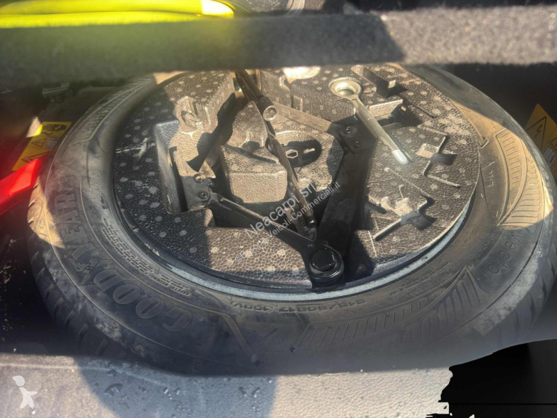 عربة نفعية Jeep