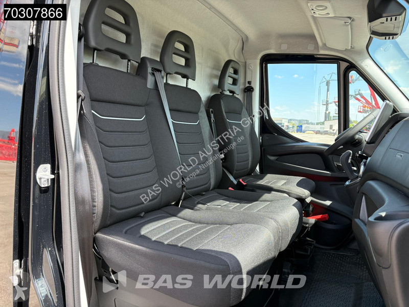 Véhicule utilitaire Iveco 35C21...