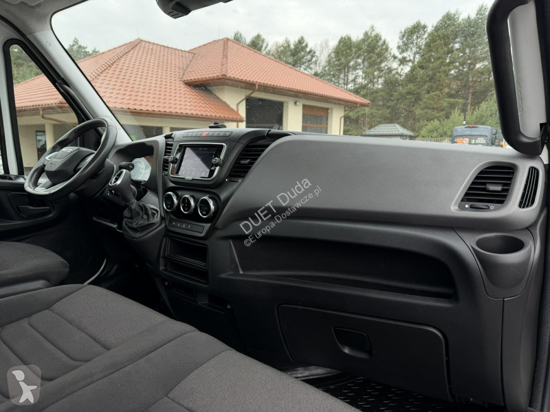 Лекотоварен автомобил Iveco 35S18 H