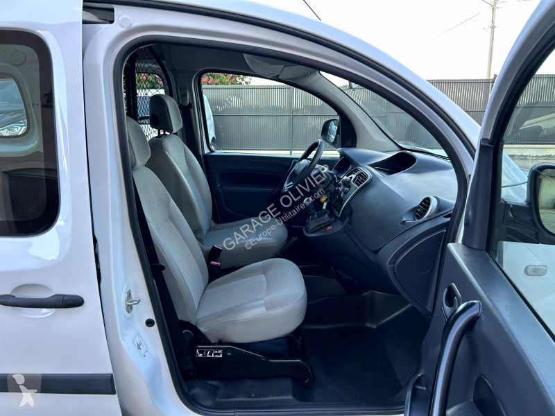 Véhicule utilitaire Renault Maxi Grand Volume...