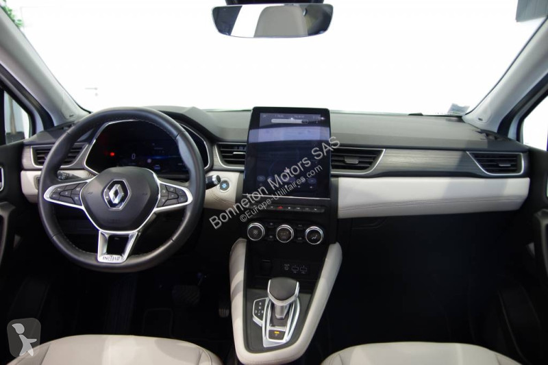 Samochód dostawczy Renault (2) Initiale Paris...