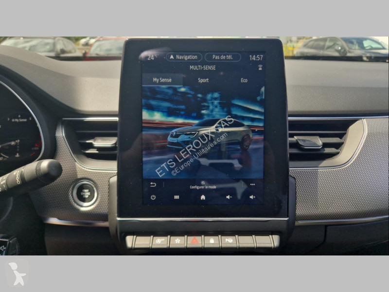 عربة نفعية Renault ARKANA