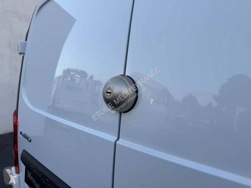 عربة نفعية Mercedes e 112 Fourgon Long