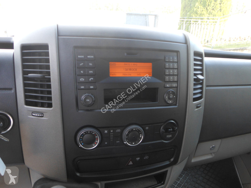 Véhicule utilitaire Mercedes Benne 514 CDI 37...