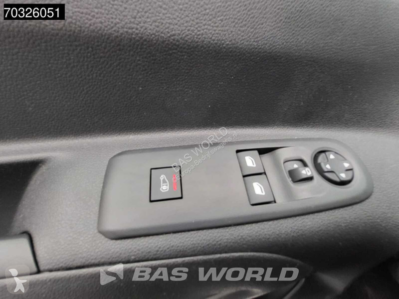 عربة نفعية Toyota Benzine L1H1 Navi Airco...