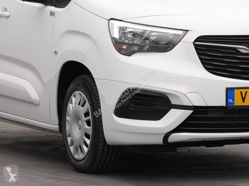 Лекотоварен автомобил Opel 110pk