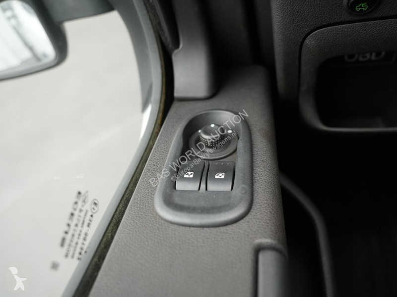 Véhicule utilitaire Opel 145PK