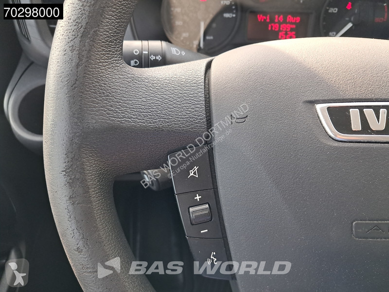 Véhicule utilitaire Iveco 35S14 L2H2 3,5t...