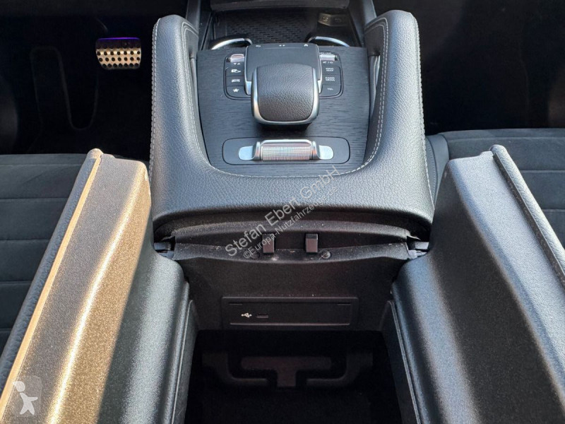 عربة نفعية Mercedes 300 d AMG...