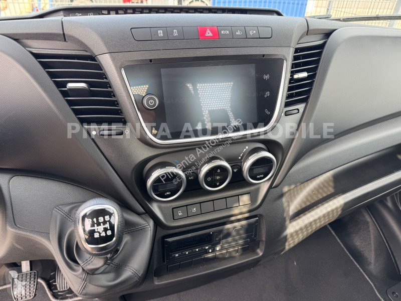 Furgoneta Iveco 70C18H PRITSCHE STAHLBOD 4,80m...