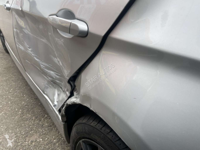 عربة نفعية BMW