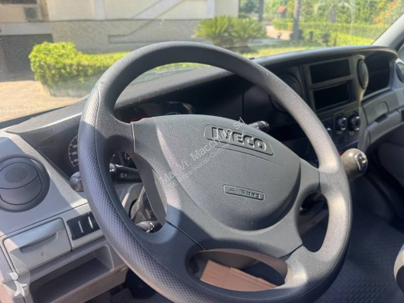 عربة نفعية Iveco