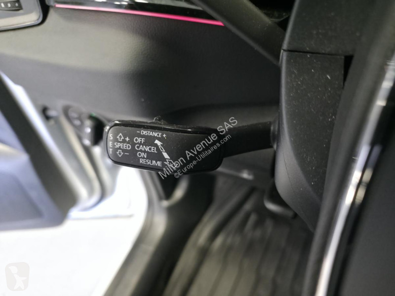 Samochód dostawczy Skoda KAROQ 2.0 TDI SCR -...