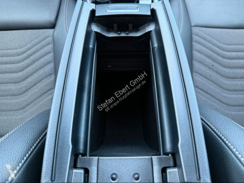 Mercedes EQA 300 4M...