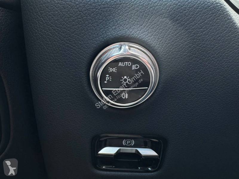 Véhicule utilitaire Mercedes 300e 4M...