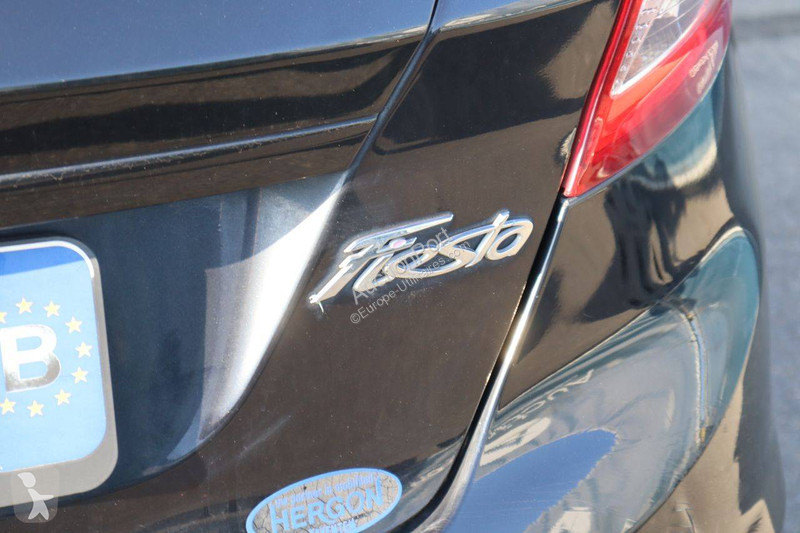 عربة نفعية Ford