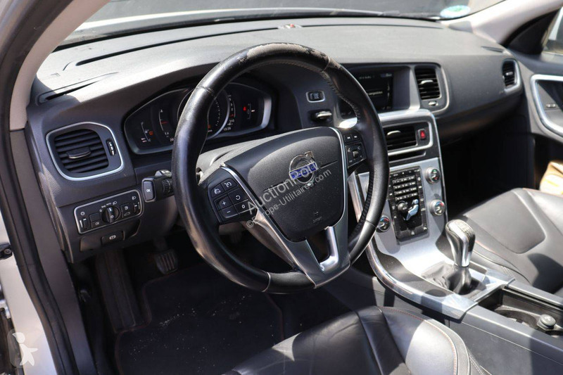 Samochód dostawczy Volvo D3 R-Design