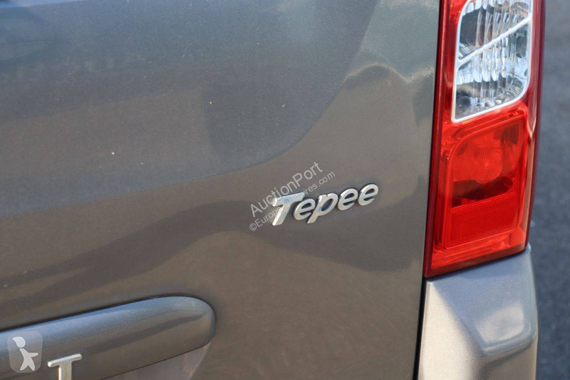 Véhicule utilitaire Peugeot