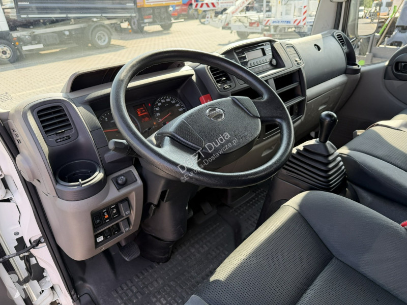 Véhicule utilitaire Nissan