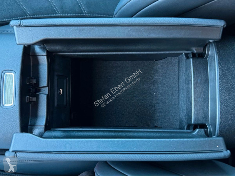 Mercedes E...