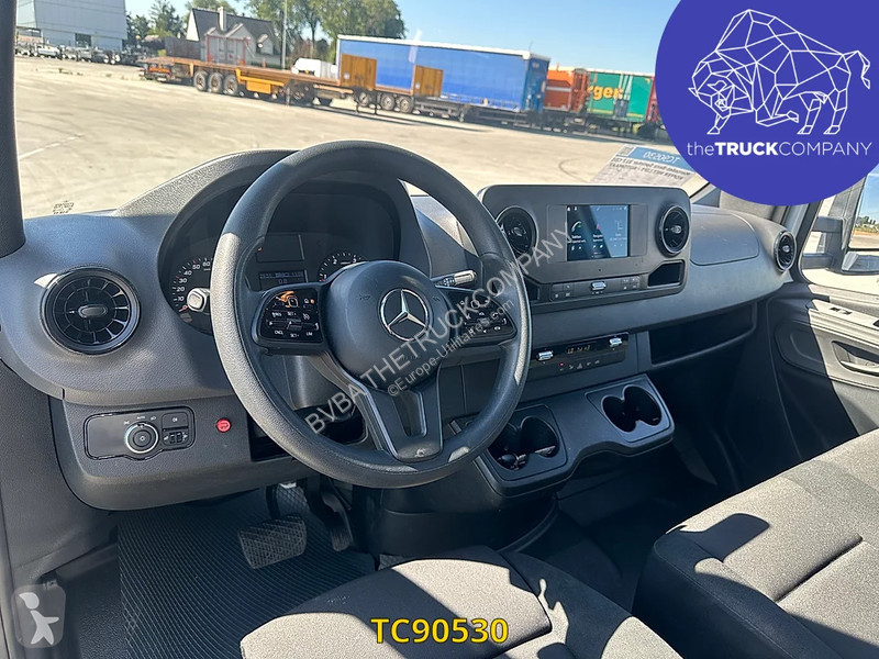 Véhicule utilitaire Mercedes 317 CDI KOFFER MET...