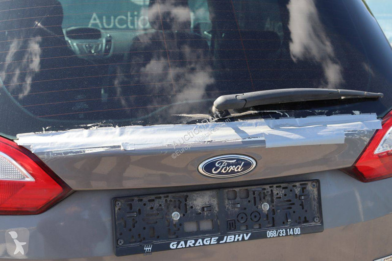 Véhicule utilitaire Ford Grand