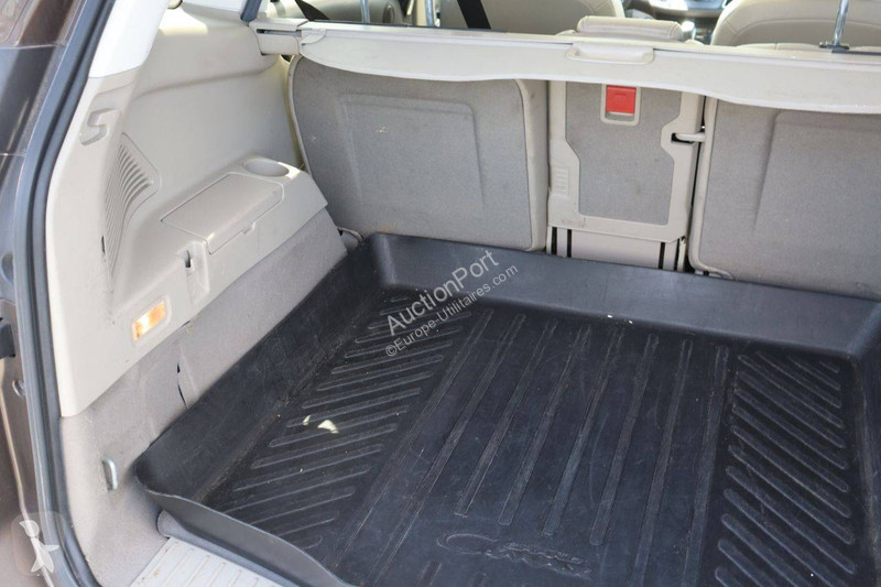 Véhicule utilitaire Ford Grand
