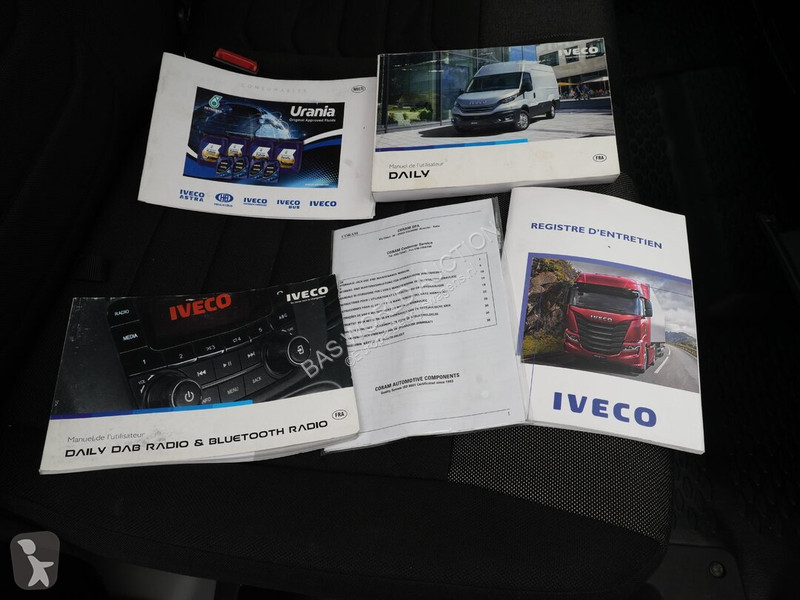 Véhicule utilitaire Iveco 35S14