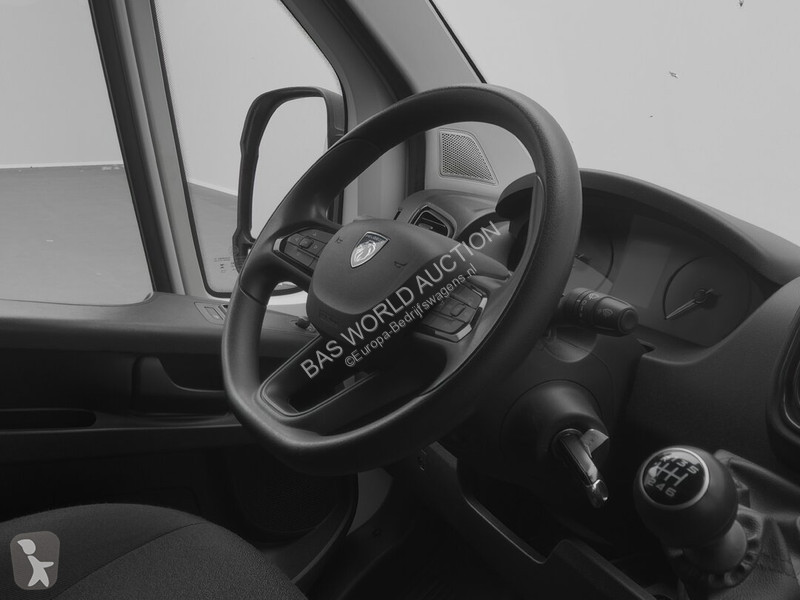 Véhicule utilitaire Peugeot 120pk