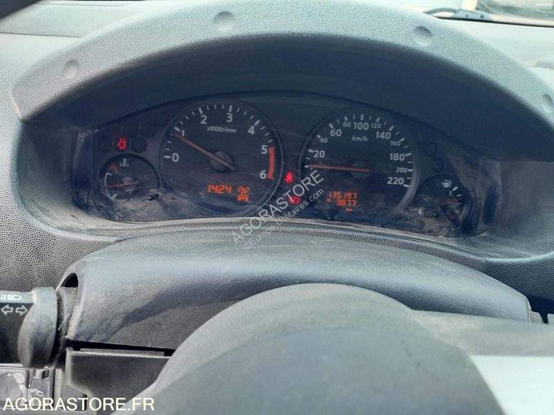 Véhicule utilitaire Nissan NAVARA
