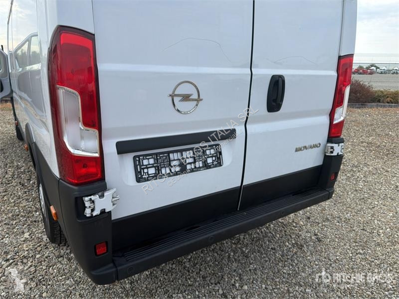 Véhicule utilitaire Opel 2.2